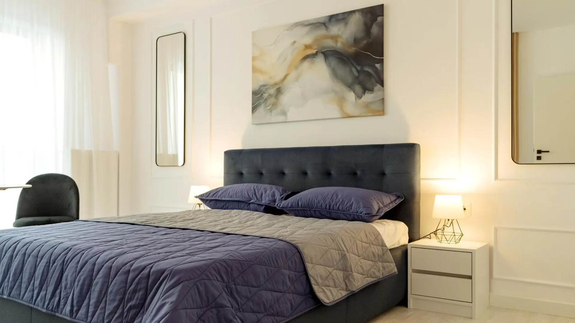 Plaza Luxury & Cozy Apartment Bucarest