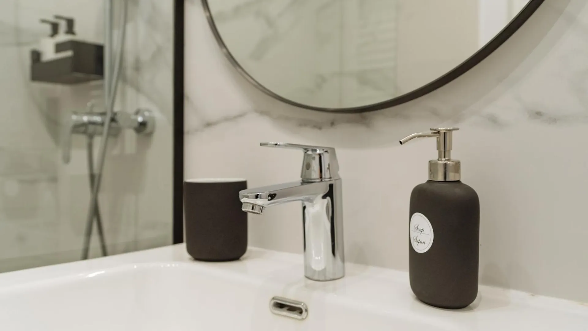 Plaza Luxury & Cozy Apartment Bucarest