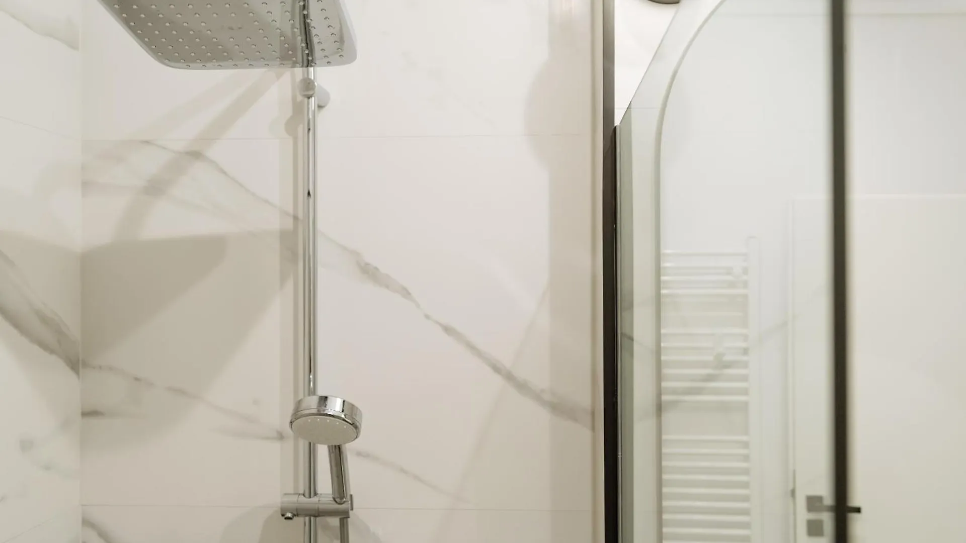 Plaza Luxury & Cozy Apartment Bucarest